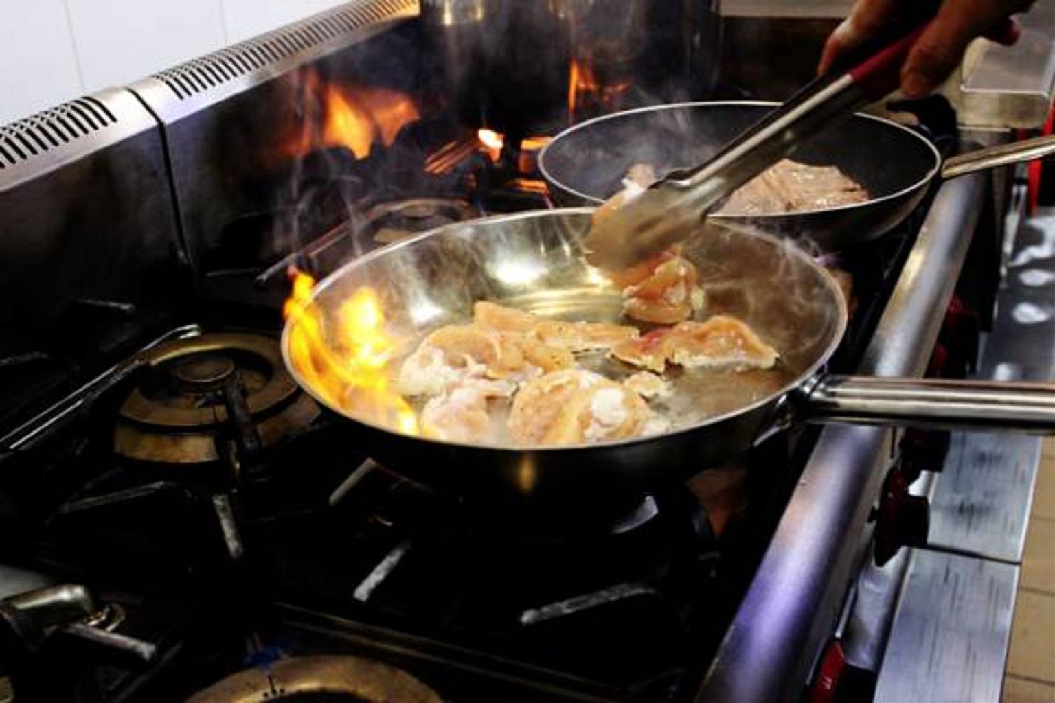 Al Ahsa Grand Serviced Apartment Al-Hofuf Exterior photo Stir frying in a wok