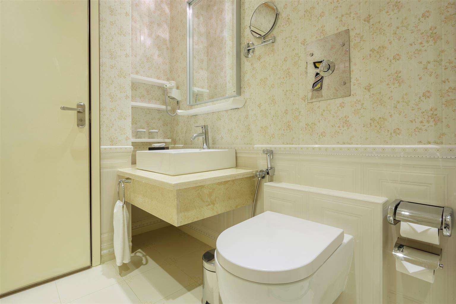 Al Ahsa Grand Serviced Apartment Al-Hofuf Exterior photo A modern bathroom