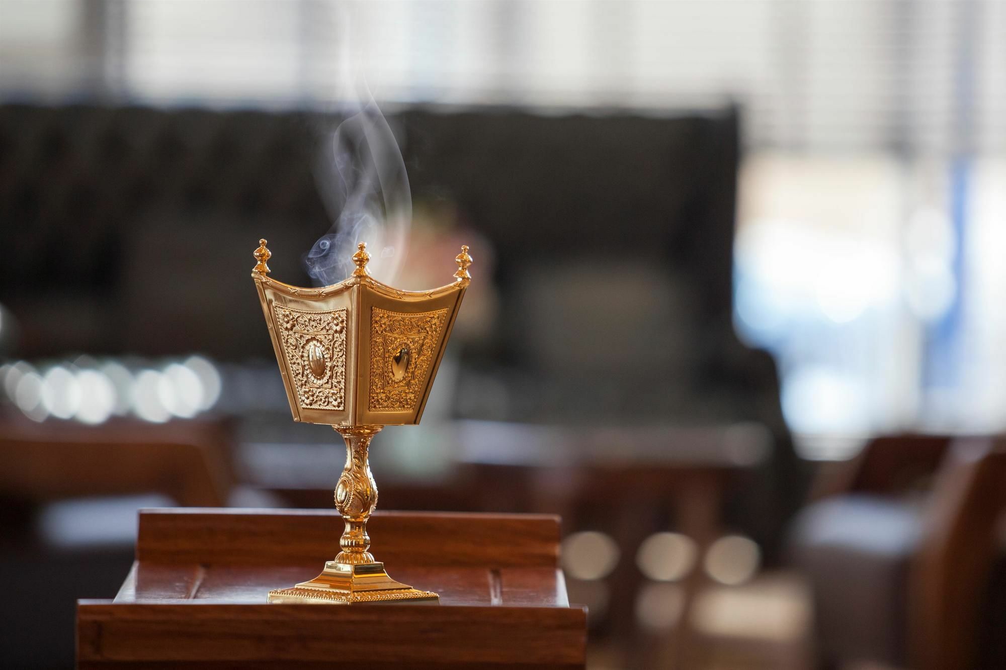 Al Ahsa Grand Serviced Apartment Al-Hofuf Exterior photo Incense burning in a censer